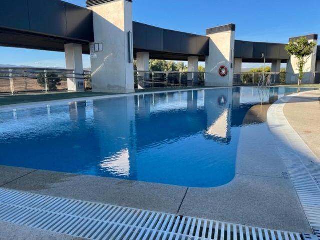 Tecnocordoba Aparcamiento Privado Gratuito Y Piscinaアパートメント エクステリア 写真